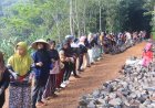 Gotong Royong Cibangkerong: Semangat Warga Garut Bangun Desa Bersama TNI